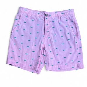 NEW Crown & Ivy Motion Flex Men’s Shorts Size 34 Pink Alligator Print 7” Inseam